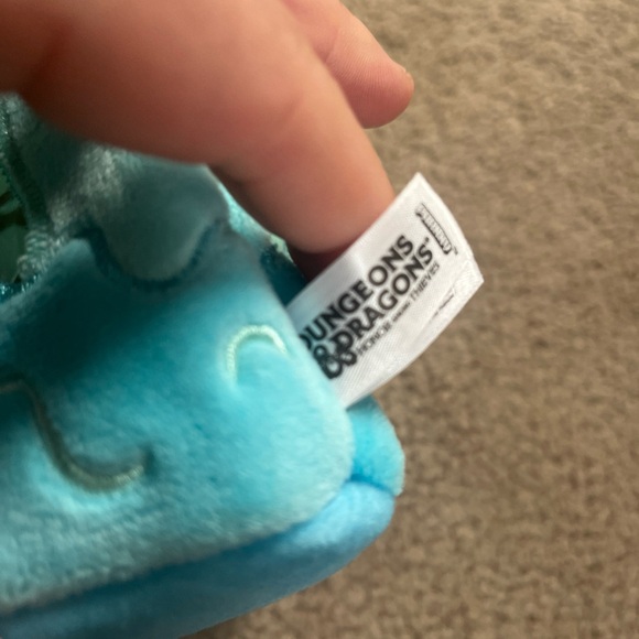 Dungeons & Dragons Plush Honor Among Thieves Gelatinous Cube 8" Interactive Glow - Picture 4 of 7